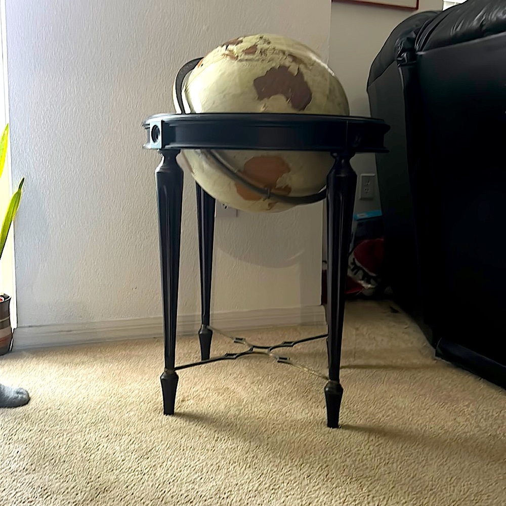 Vintage 16" Replogle Globe Bombay Platinum Classic from 1971